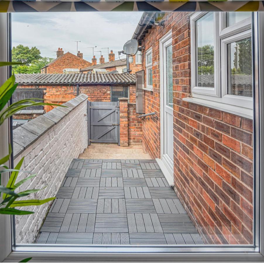 Modern 3-Bed House On Tarporley High Street Βίλα Εξωτερικό φωτογραφία